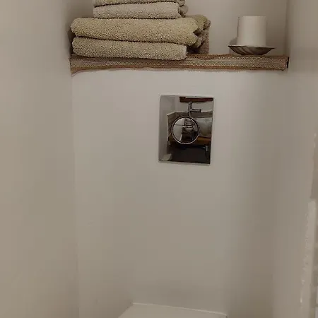 Appartement En Amoureux, Cocktail De Bienvenue Sur Notre Terrasse Provençale Hyères