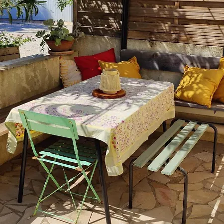 Sejour En Amoureux, Cocktail De Bienvenue Sur Notre Terrasse Provencale